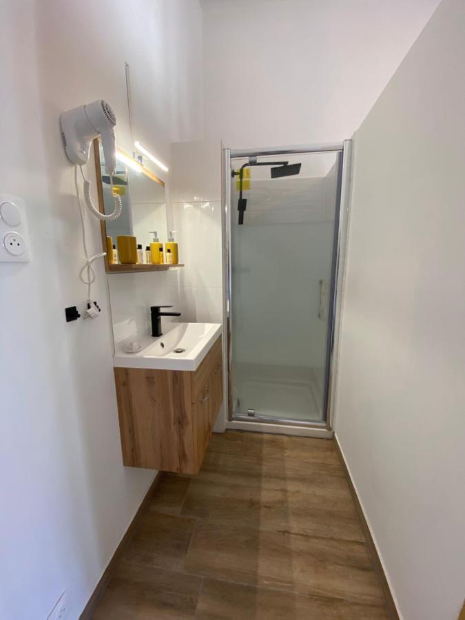 Capstay Roubaix Lille Private Shower & Netflix Exterior foto